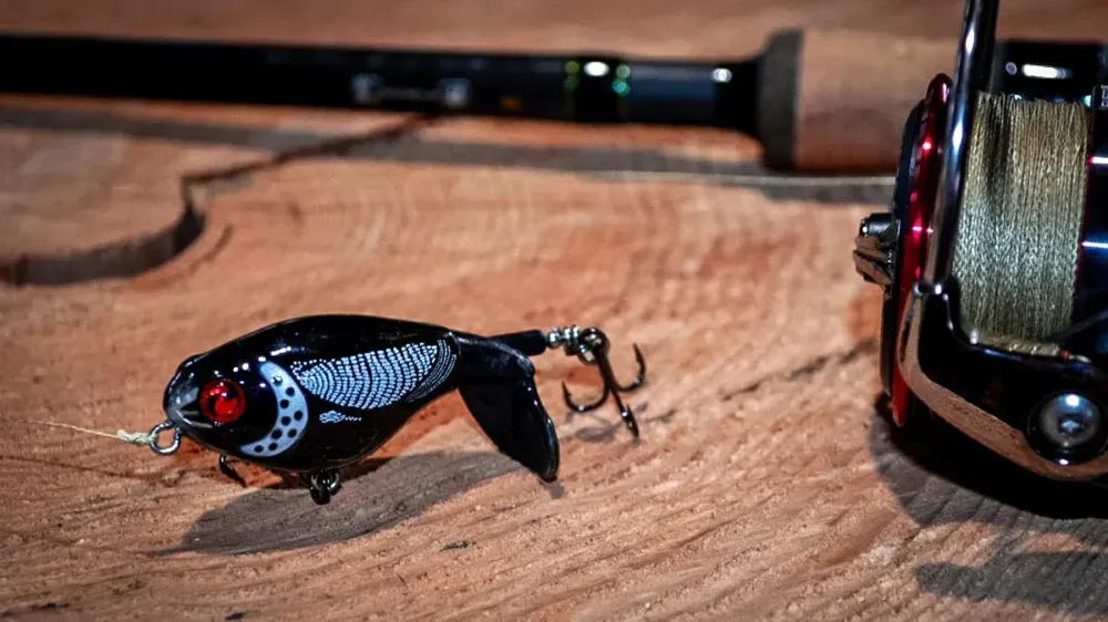 prop style topwater lure for smallmouth bass