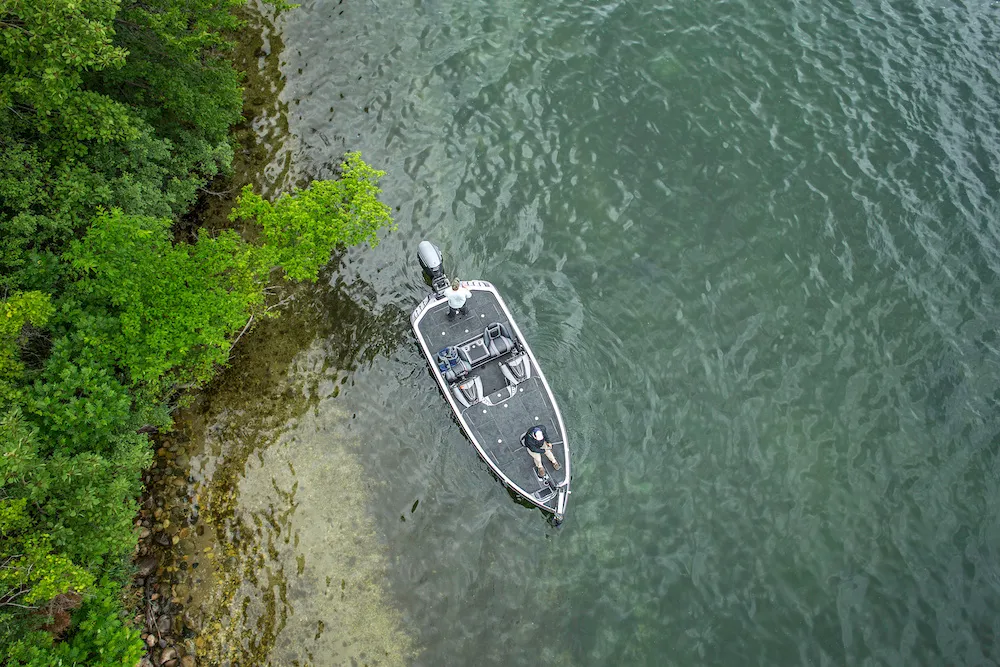 Shallow Flats: The Feeding Grounds for early fall bass fishing